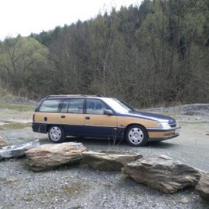 Opel Omega Caravan, 2.0 8V, Lederausstattung mit Sitzheizung v+h, 4x elektr. FH, elektr. Schiebedach, elektr. verstellbare und beheizte Außenspiegel,N