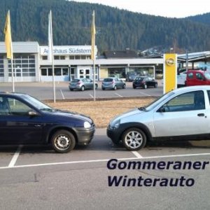 Links mein Corsa und der rechte, also der Ford Ka, das Alltagsauto meiner Frau