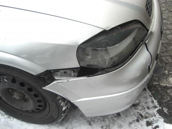 der erste unfall januar 2009 mit meiner winterfront.
man müsste noch ein wenig von Golf 5 erkennen XD 
ich war unschuldig.