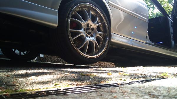 KW Inox Variante 2 mit 19" BBS CK AIR II Felgen + Dumpstops. Federweg = fast null :D