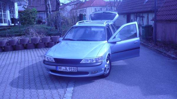 Mein Auto mit Winterreifen und noch ohne Spoiler