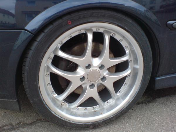 RH-AV Prestige 8,0 x 18 auf 225/40/R18