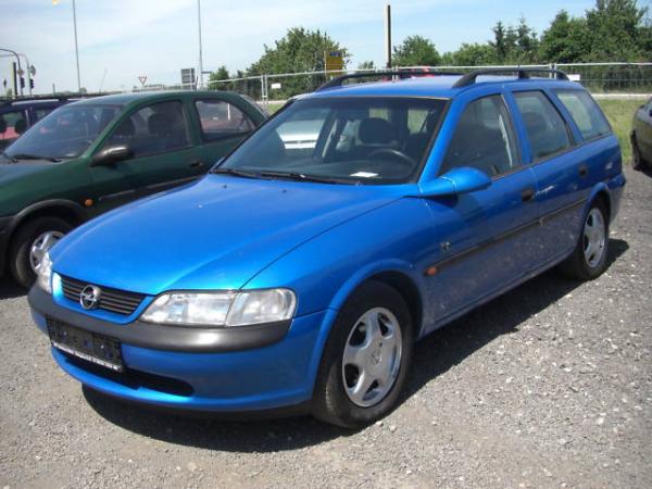 Vectra b 99 caravan sport edetion. x18xe noch orginal....